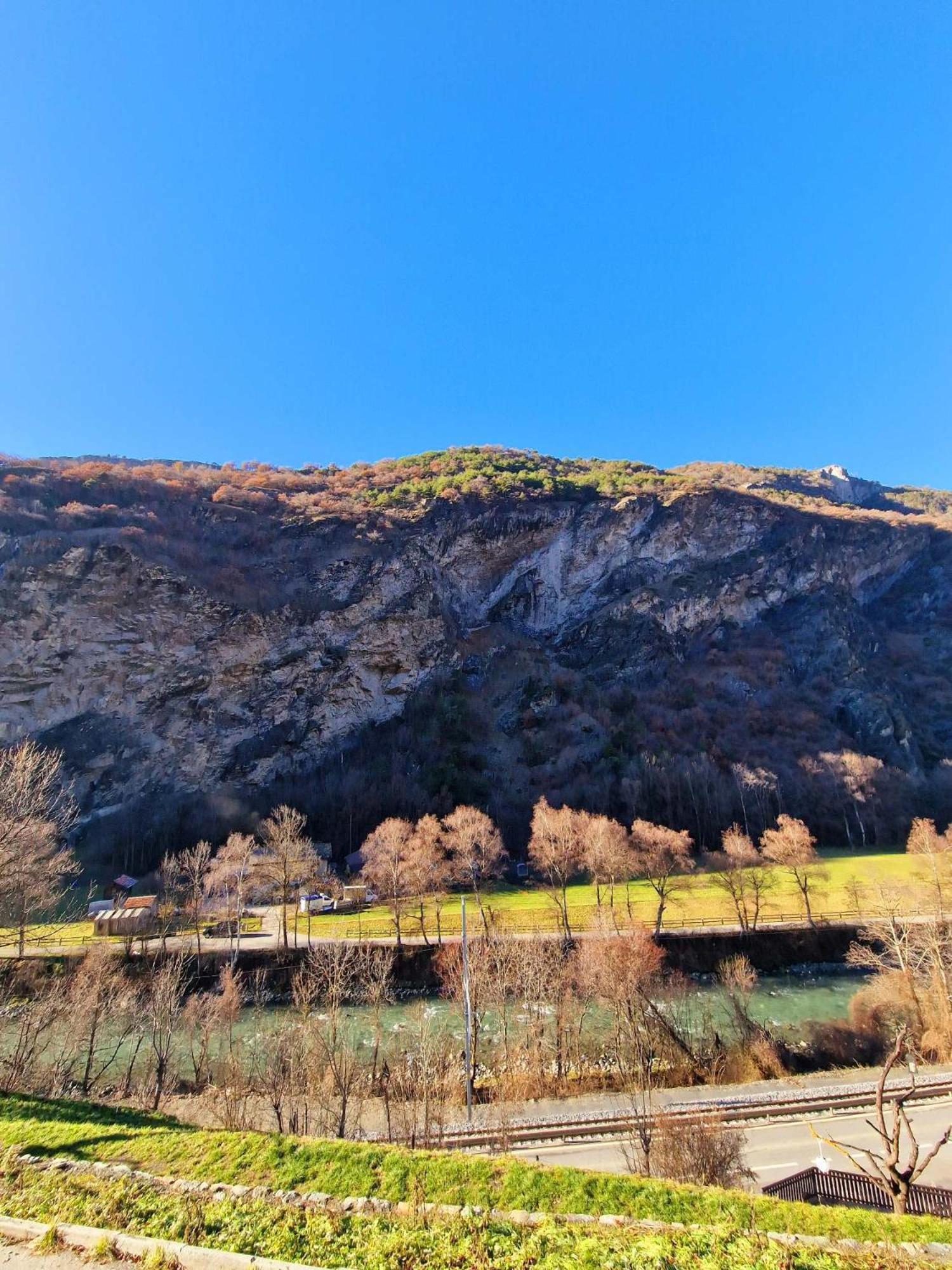 Kunstplanet Im Herzen Der Alpen Am Planetenweg Visp Exterior foto
